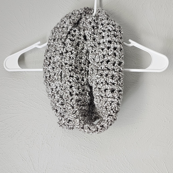 New- Handmade Infinity Scarf - Picture 2 of 3